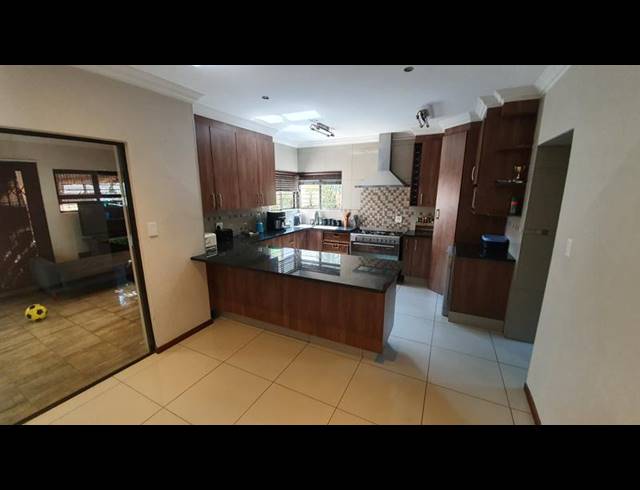 4 BEDROOM HOUSE FOR SALE IN ROSE ACRES ESTATE